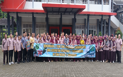 Benchmark ke SMKN 11 Semarang